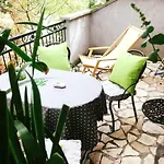 アパート In Karin Gornji With Sea View, Terrace, Air Conditioning, Wi-fi オブロヴァツ